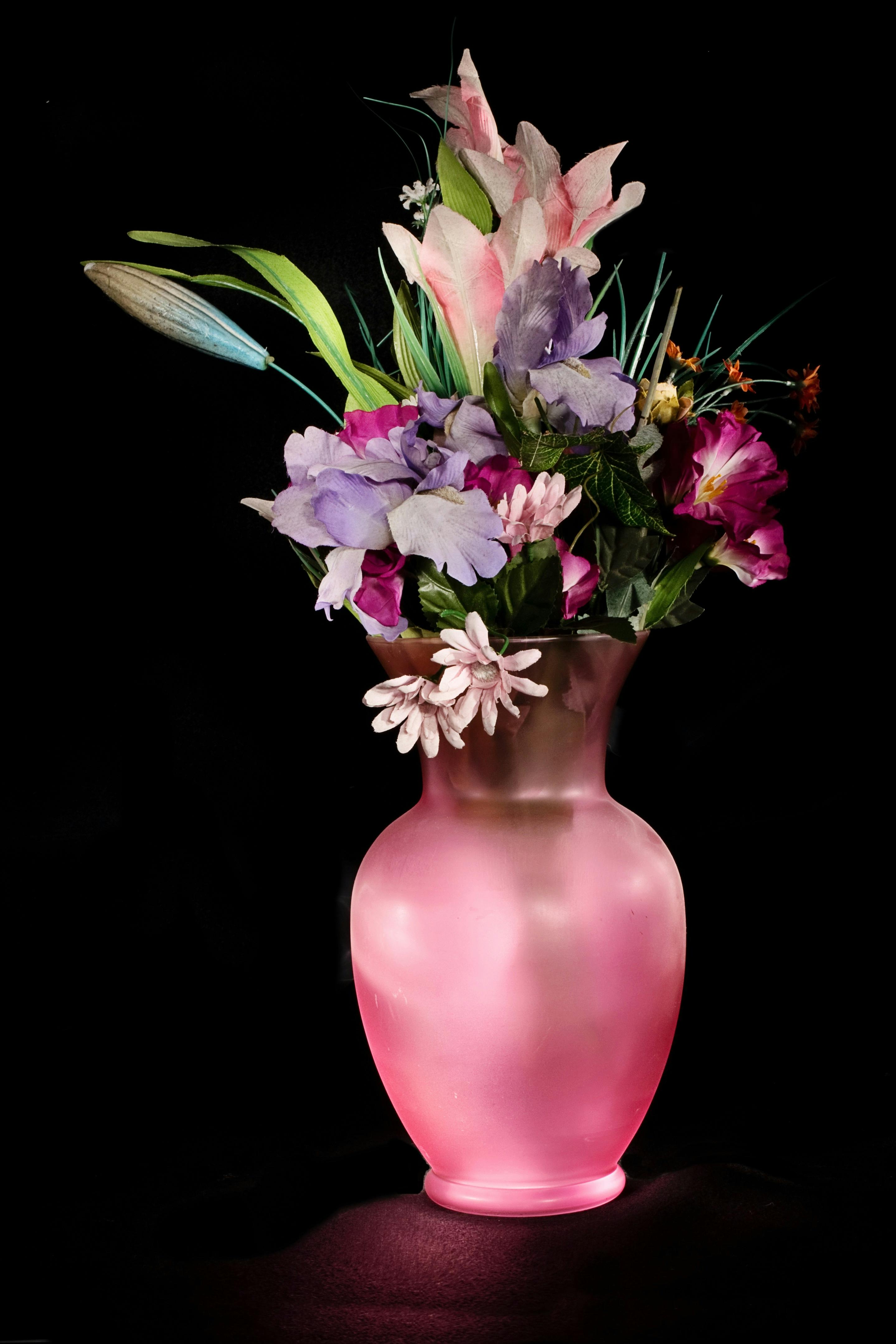 Flower vase decor on side table